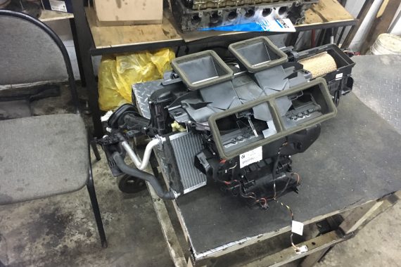 BMW E92 Замена радиатора печки