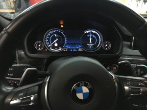 Установка фаркопа и ЖК приборной панели BMW X5 F15