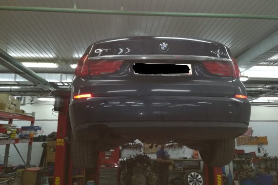 Починка двигателя в BMW F07 (GT 530dx 239000)