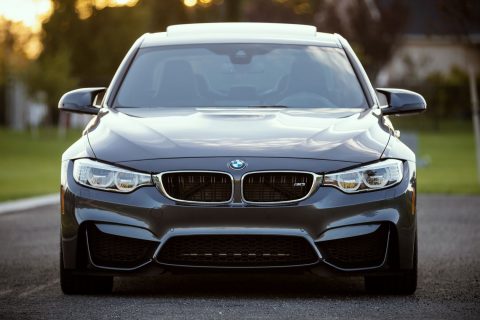 Замена лобового стекла BMW