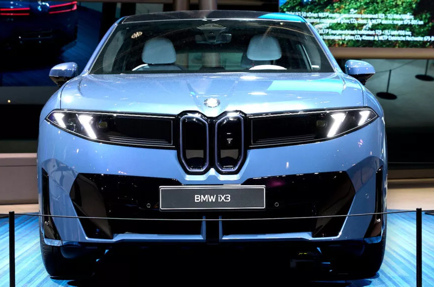 BMW расширяет линейку NEUE KLASSE: анонсирован BMW iX3 M SPORT PACKAGE PRO 2026